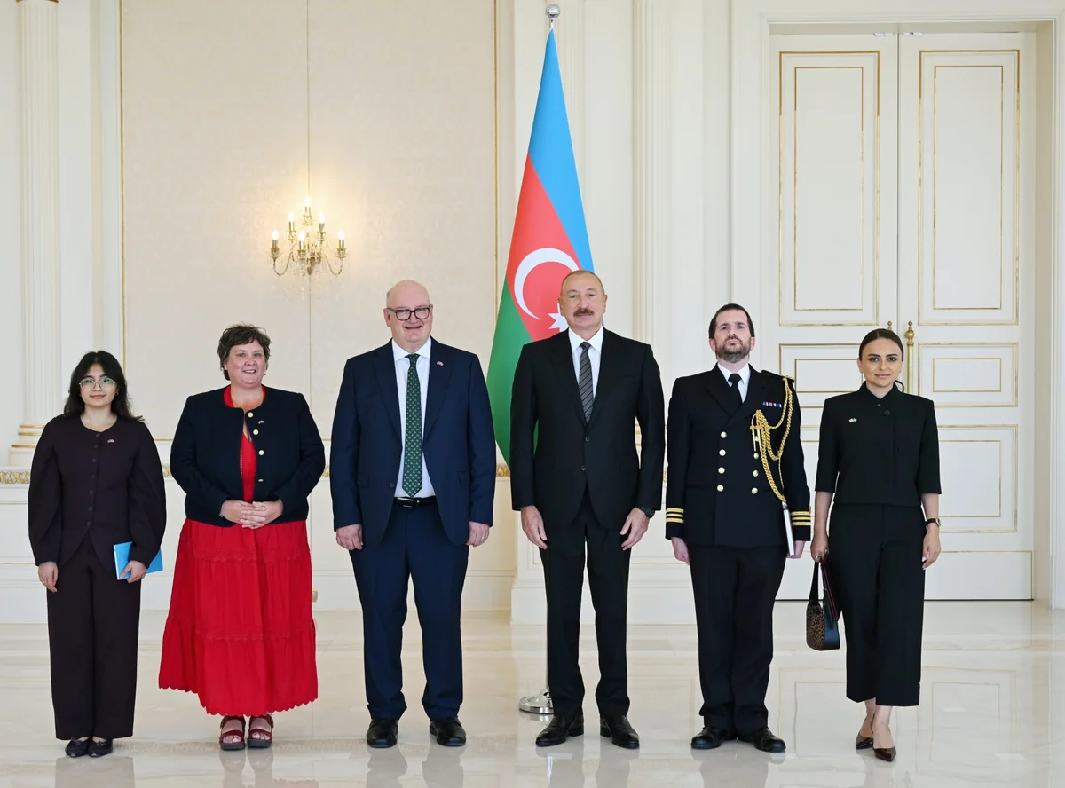 İlham Əliyev Böyük Britaniyanın yeni səfirinin etimadnaməsini qəbul edib