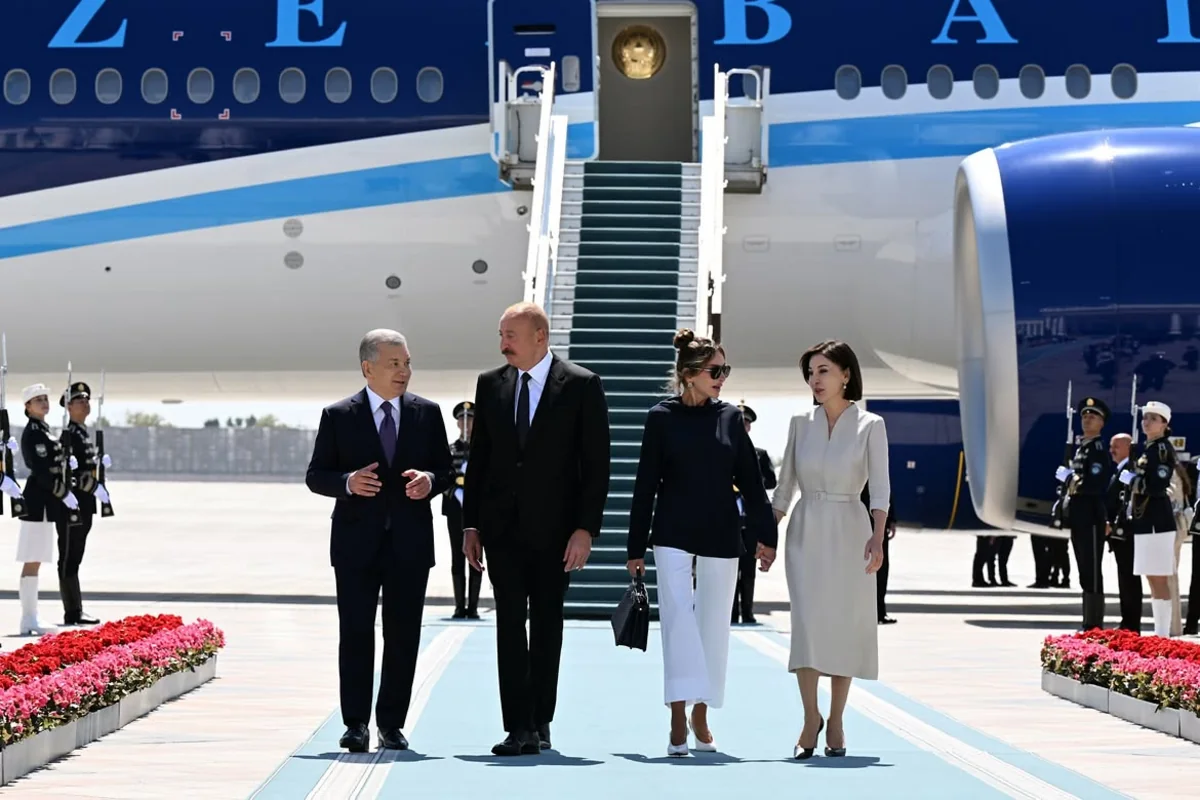 The presidents and first ladies of Azerbaijan and Uzbekistan took a photo together at the "Kuksaroy" State Residence