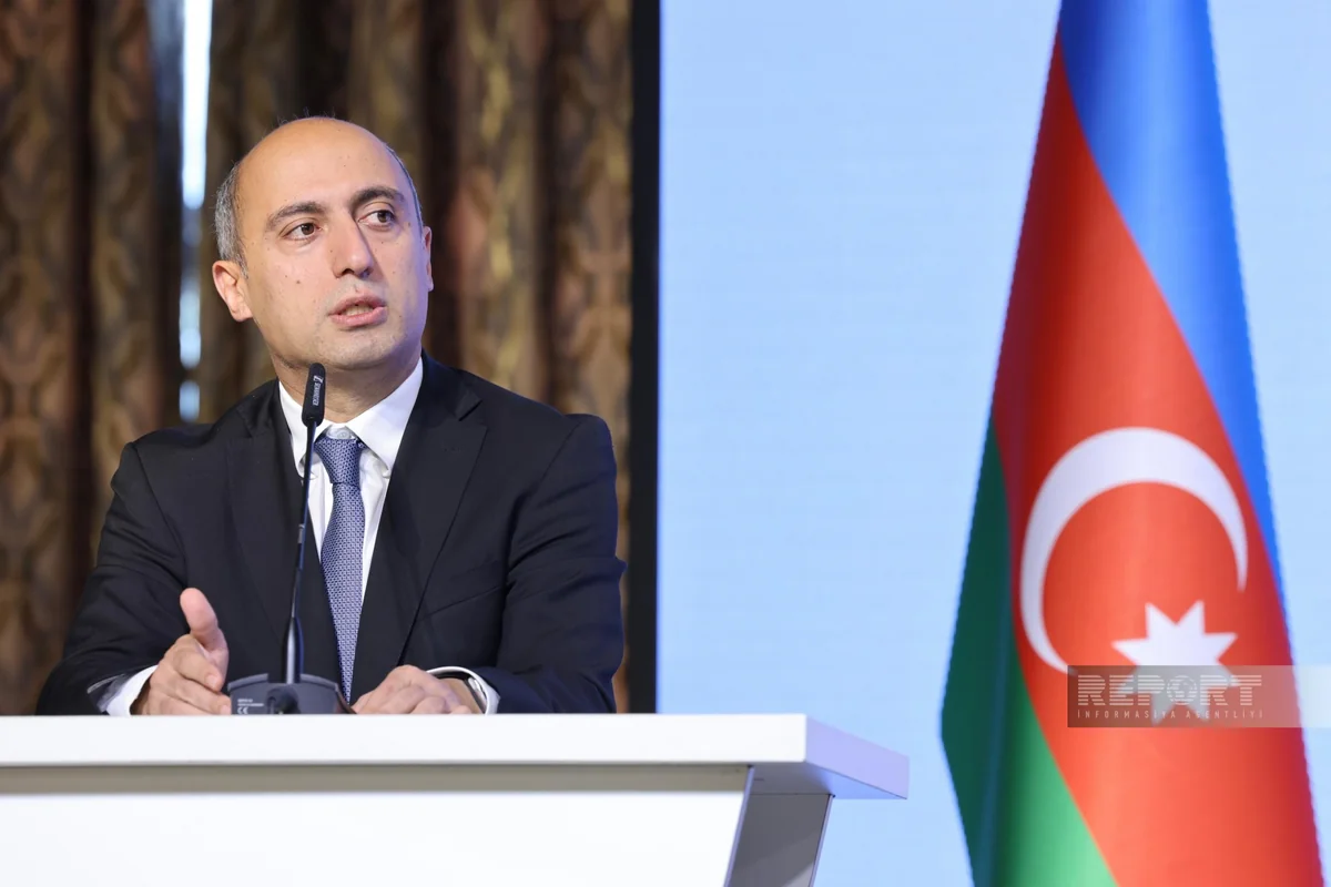 Emin Əmrullayev: Biz kimisə məktəb direktoru işləməyə məcbur etmirik