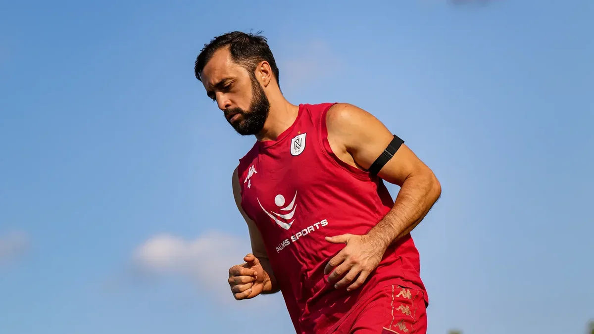 "Qəbələ" "Neftçi"dən ayrılan Elvin Camalovla 2 illik müqavilə bağlayacaq
