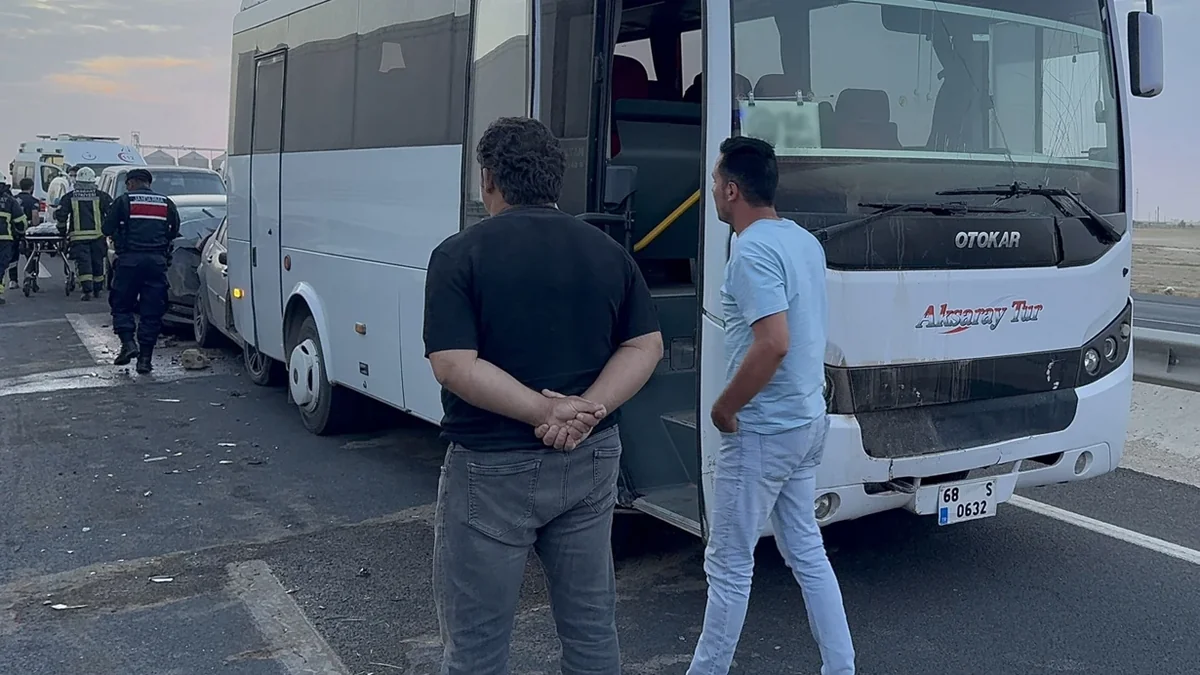 Qum fırtınası Türkiyədə zəncirvari qəzaya səbəb olub