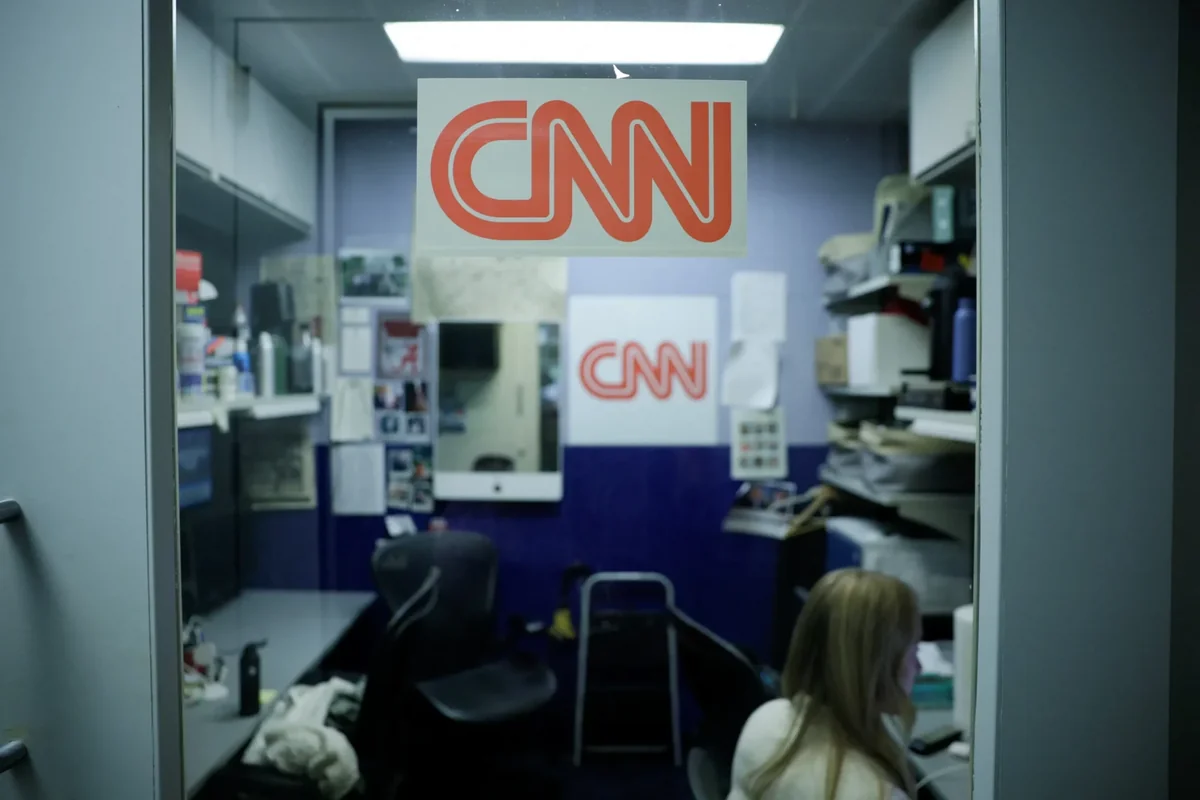 CNN, MS NOW və "Politico" Tramp administrasiyasına qarşı iddia qaldırıb