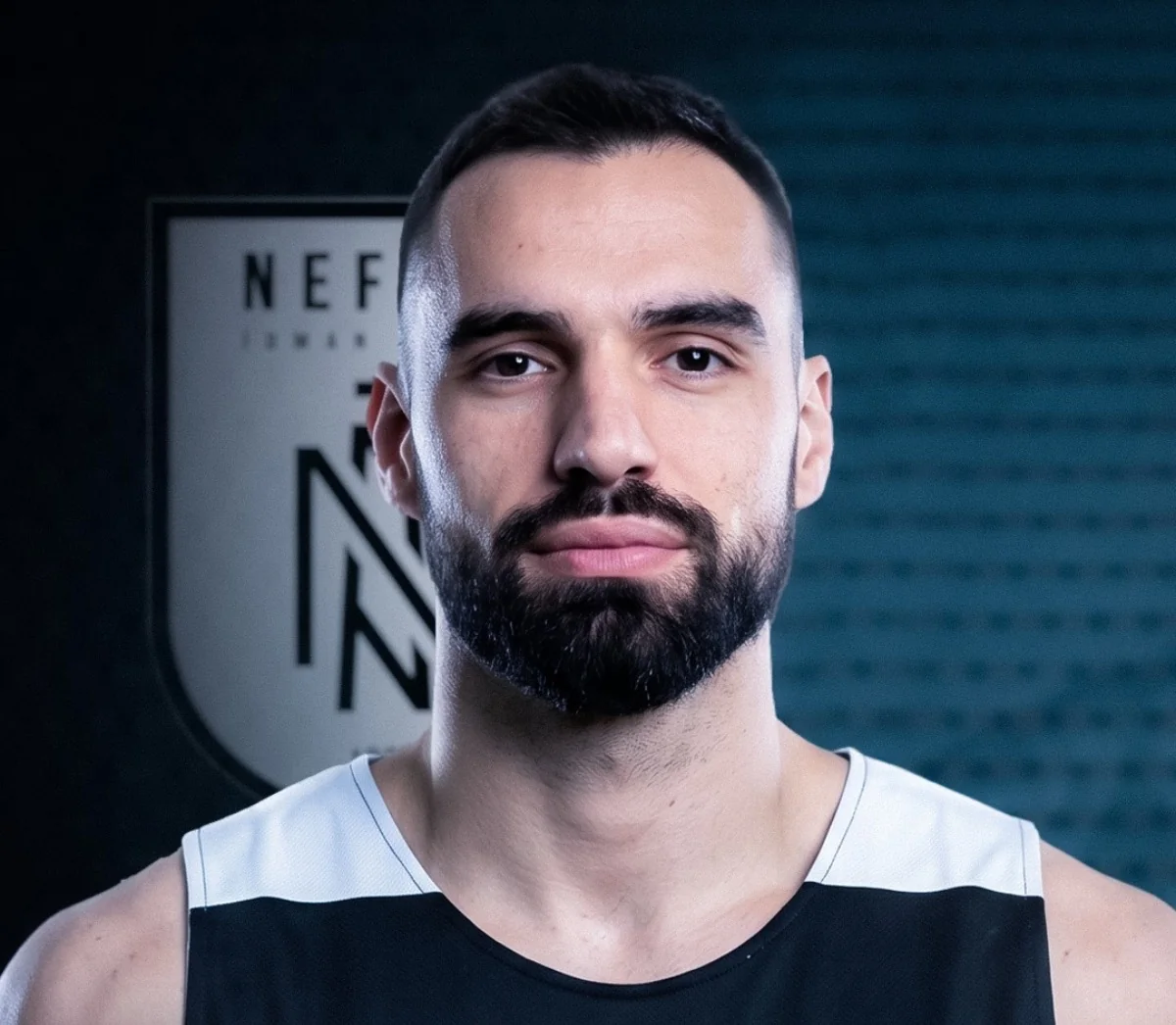"Neftçi" basketbol klubu monteneqrolu hücumçu Miliç Starovlahı heyətinə qatıb