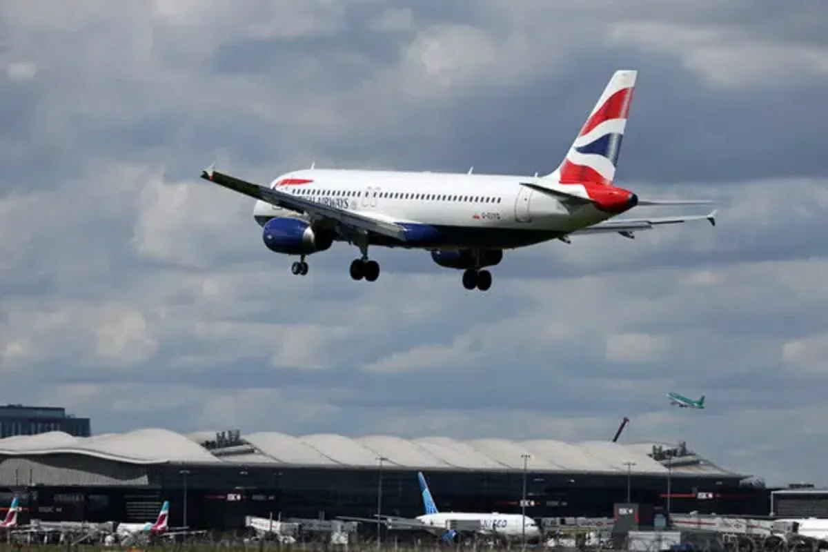 Uçuşların idarə edilməsi sistemindəki yeni nasazlıq Britaniya aeroportlarının işini pozub