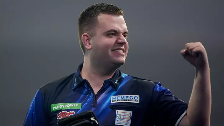 Zonneveld wins first senior PDC title at Dutch Darts Championship