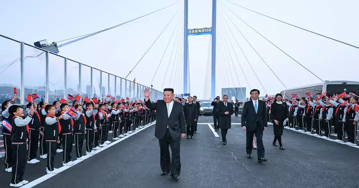 Kim Jon-un visits China to open new bridge, reaffirm ties