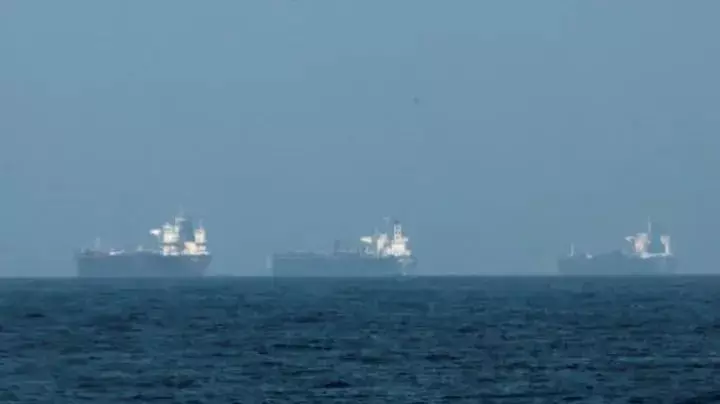 ABŞ, sanksiyalı neft tankerlərini xidmətə qaytarmağı düşünür, çünki daşınma xərcləri yüksəlir
