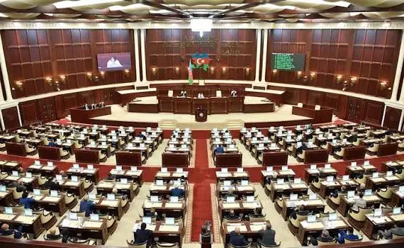 Milli Məclisin plenar iclası başladı