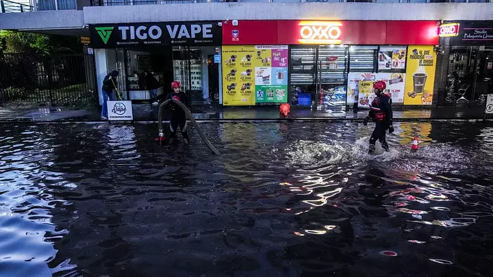 Storm chaos in Santiago as hail, floods and power cuts slam Chile’s capital