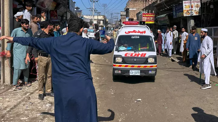 Pakistan school roof collapse kills dozens of pupils, teacher in Peshawar