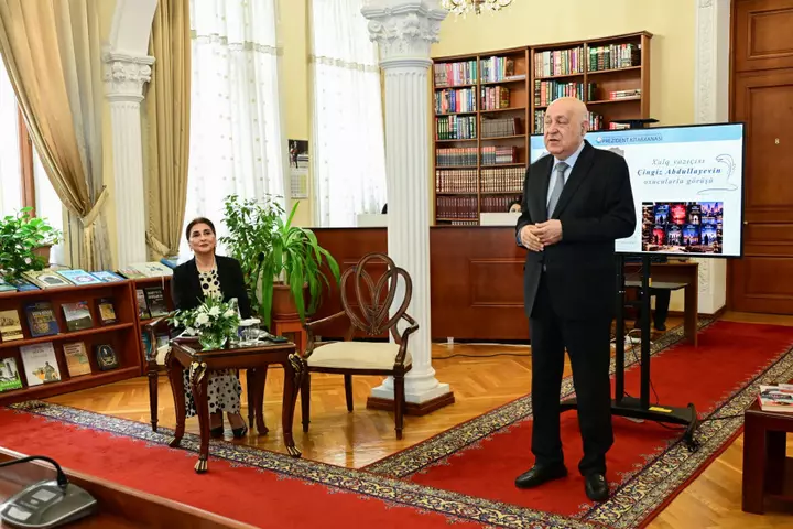 Xalq yazıçısı Çingiz Abdullayevlə oxucuların görüşü