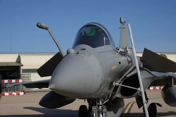 France’s Nuclear Forces Bring In Neighbors to Keep Russia in Check