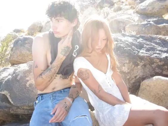 Tiffany Day & glaive – “MEANT TO BE”