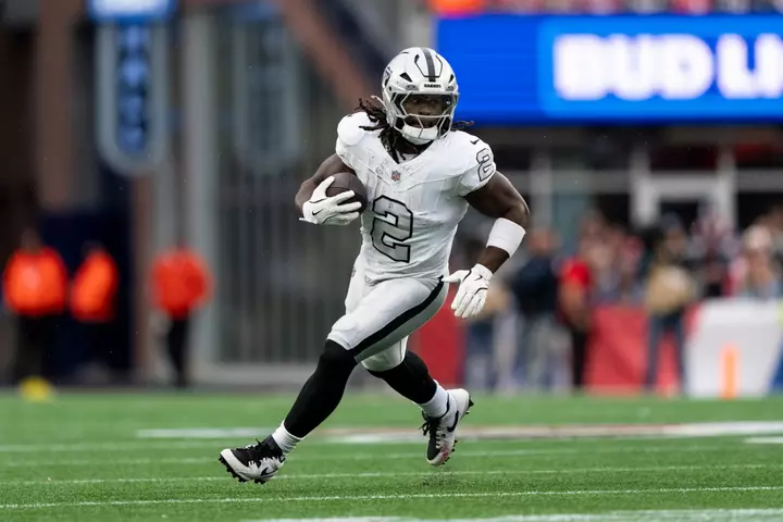 Raiders HC Klint Kubiak Shuts Down Ashton Jeanty Rumors Before Week 6 vs Bills
