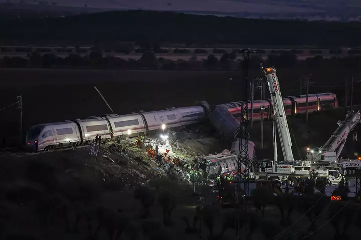 Audio recordings reveal decisions made moments before deadly train crash in Spain