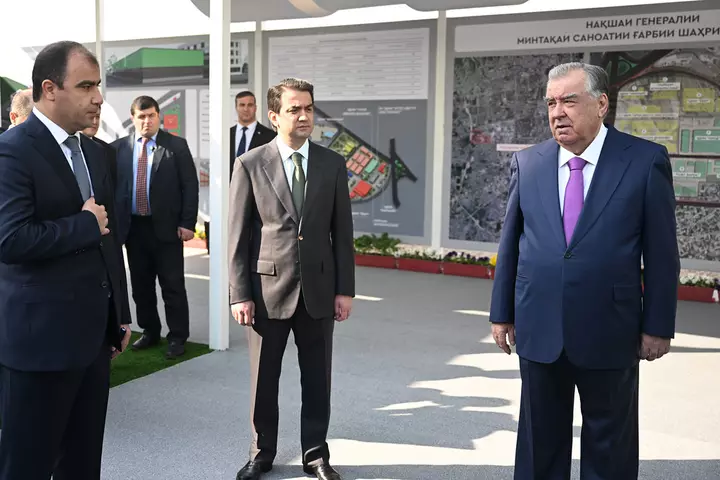 Tacikistan Düşənbədə ev alətləri, mebel və tibbi avadanlıqlar üçün zavodlar planlaşdırır