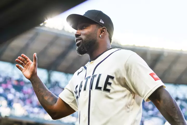 Red Sox Predicted to Sign Star Outfielder in Major Offseason Move