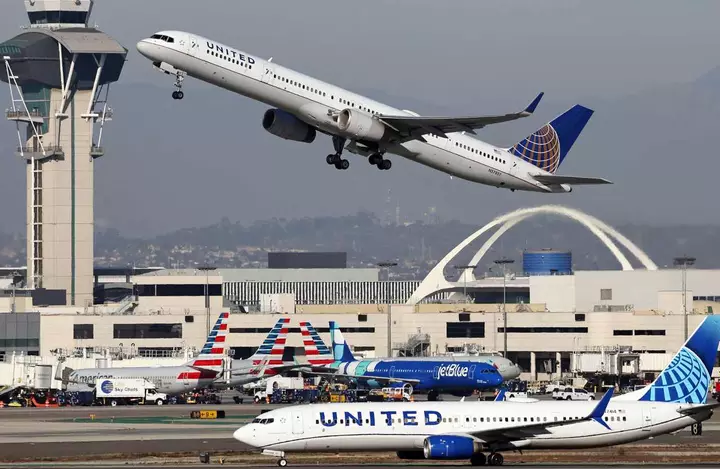 Get ready for the ‘Year of Starlink’ as airlines battle over superfast WiFi