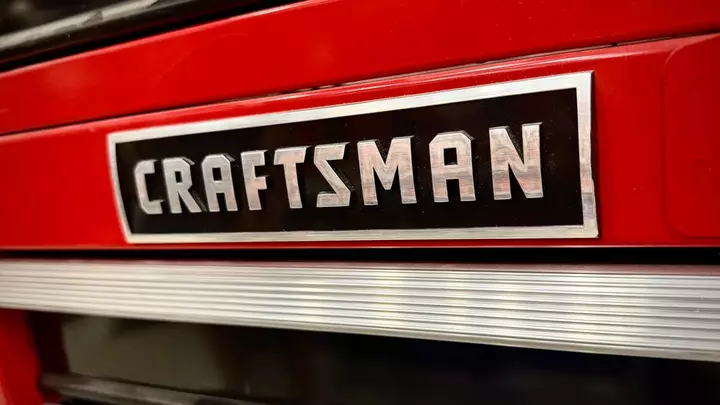 Craftsman Makes a $99 Electric Ratchet That 'Fits in Tight Spots' With Its 4-Inch Extended Handle