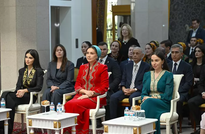 Heydar Aliyev Foundation VP Leyla Aliyeva visits Turkmen Carpet Museum in Ashgabat (PHOTO)