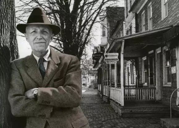 "Dəbə uyğun yaşamaqdan ötrü ağıllarını itirmişdilər..." - Pulitser mükafatçısı Konrad Rixter
