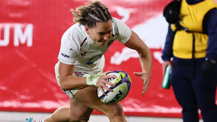 Moloney-MacDonald stars as Red Roses return to winning ways with USA thrashing