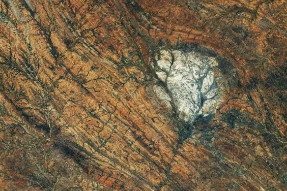 ISS Astronaut Spots Moon-like Mountains From Space