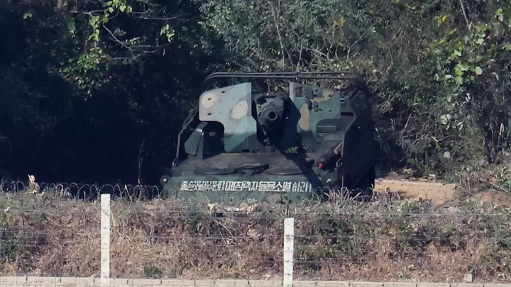 North Korean howitzer guns spotted close to border with South Korea