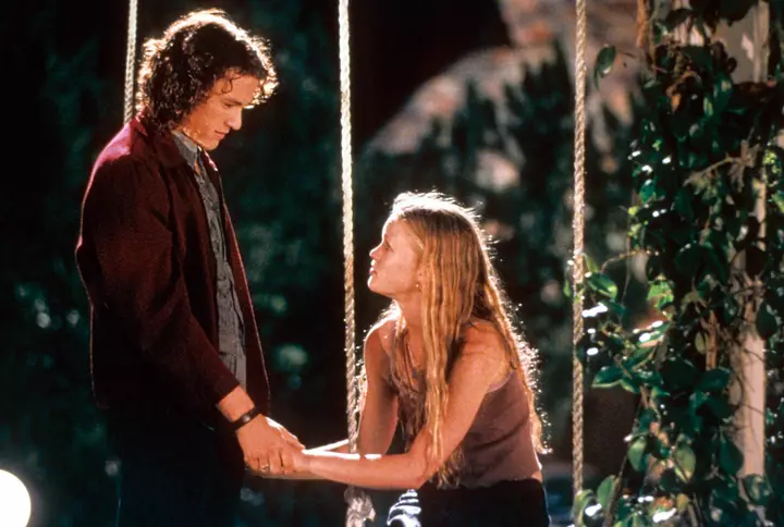 Julia Stiles və Heath Ledger‑in münasibətini yenidən gözdən keçirmək vaxtıdır, "DWTS" həsrət gecəsi öncəsi