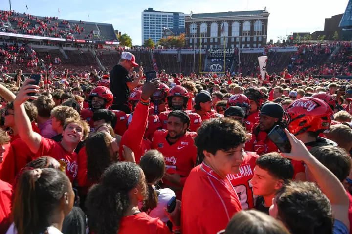 Big 12, Texas Tech üzərində qələbə qazandıqdan sonra baş verənlər üçün Cincinnati-yə cəza verə bilər