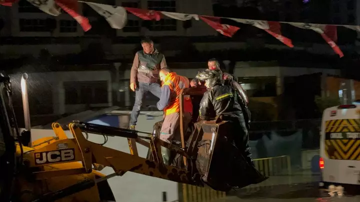 Istanbul in chaos, shut down by heaviest rainfall since 1985
