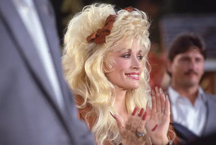 Dolly Parton CMA Tribute: Sabrina Carpenter, Julia Roberts, Oprah and More Remember the Country Icon as the ‘Great Unifier’