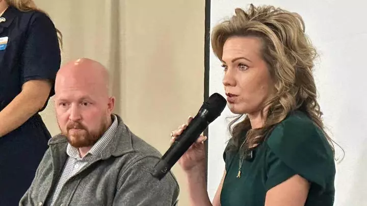 Trump-backed Alaska candidate blasts 'so-called Republican' Murkowski for endorsing Dem