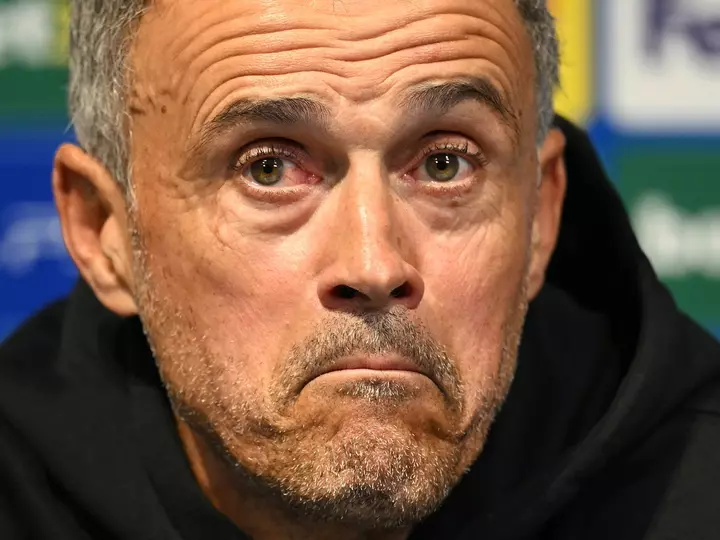 Man City cərimələrə baxmayaraq mükafatları saxlamağa layiqdir, deyir PSG-nin Luis Enrique