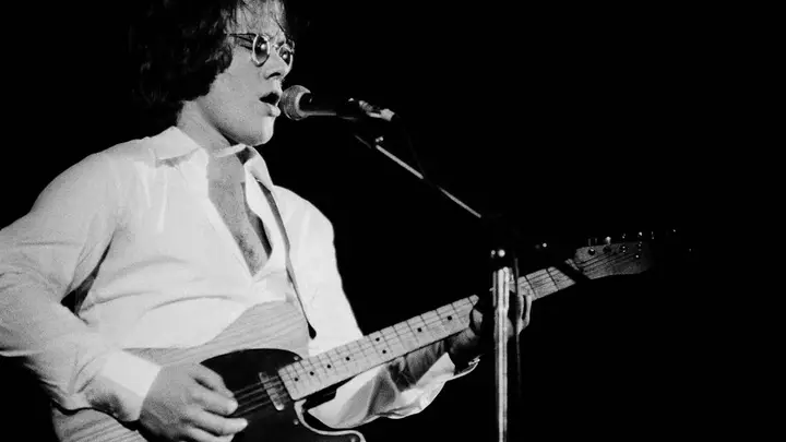 How Warren Zevon Predicted His Own 2003 Death In A Song 16 Years Earlier