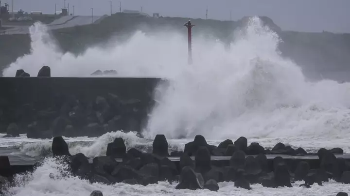 Tayvan, Typhoon Champi yaxınlaşdıqca məktəbləri və müəssisələri bağlayır