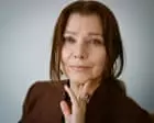 ‘Qarışıqlıq vaxtında hekayə yazmaqda dəyər varmı?’: romançı Elif Şafak yaradıcı böhranından danışır