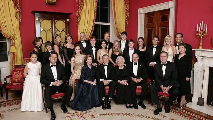 Bush sülaləsi Texas Senatı mübarizəsində GOP-a yeni zərbə vurur, ailə üzvü sətirləri qırır