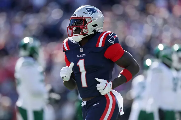 Patriots' Mike Vrabel Not Concerned About AJ Brown's Sluggish Start