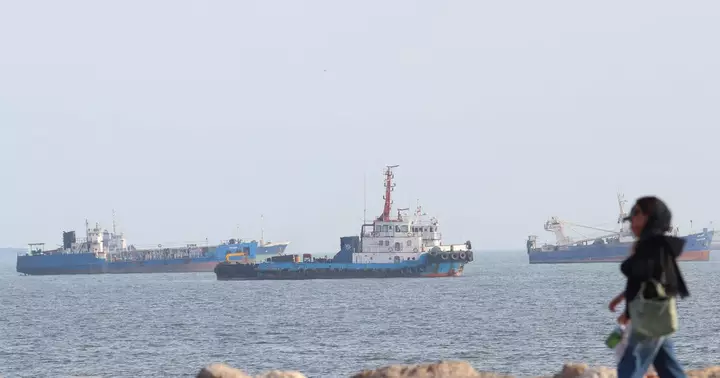 Iran says Strait of Hormuz will reopen if U.S. leaves region
