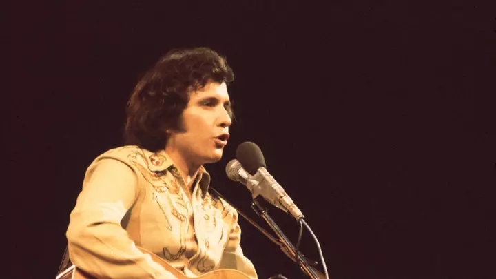 1971 Don McLean’s Epic Song About Buddy Holly Remains Cloaked in Mystery
