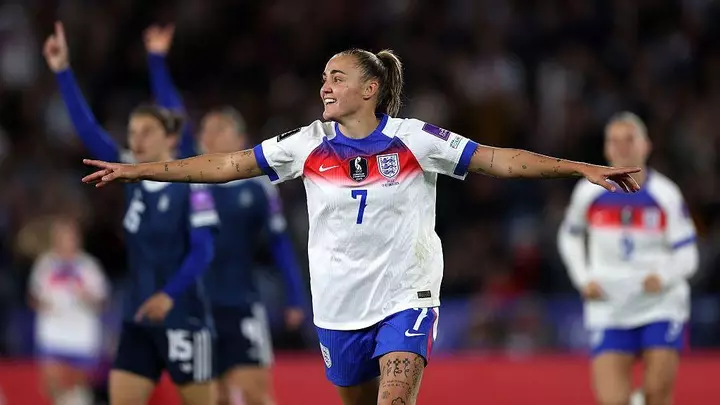 “Oynanılmaz” Stanway Lionesses üçün qol maşını olan bir döyüşçüdür
