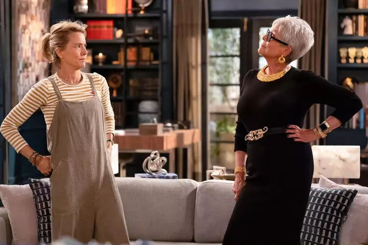 How Jamie Lee Curtis Turned a Limo Ride into NBC's ‘Newlyweds’