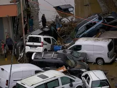 Istanbul's worst floods in 80 years leave 4 dead