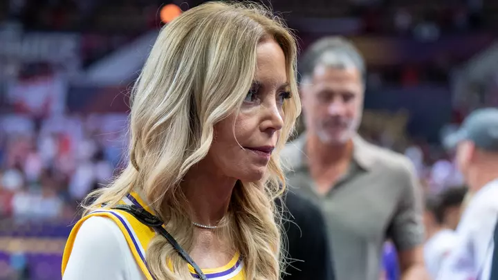 Jeanie Buss accuses siblings of conspiring against her as dispute over Lakers stake continues
