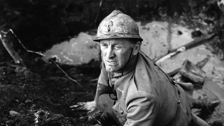 Kirk Douglas' 1957 War Classic Still Holds a Near-Perfect Score on Rotten Tomatoes