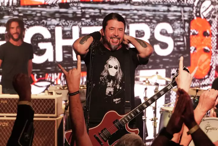 See Foo Fighters Return to ‘Baker Street’ on ‘Kimmel’