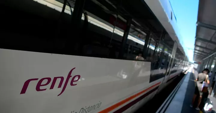At least 30 people die in major Spanish train crash