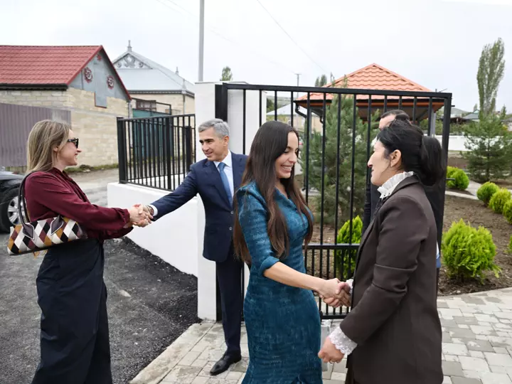 Leyla Əliyeva və Alena Əliyeva Şamaxı rayonunun Göylər kəndində açılan uşaq bağçasının açılış mərasiminə qatıldı (ŞƏKİL)