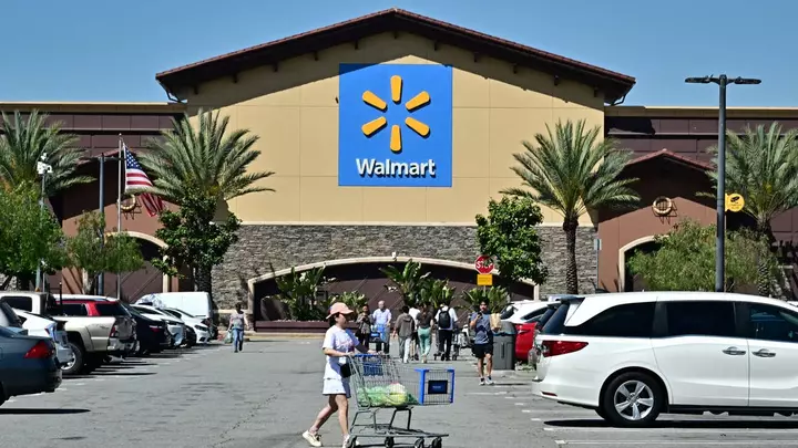 Walmart Sells a $190 8-Piece Patio Set That 'Will Stand Up to the Test of Wind and Rain'